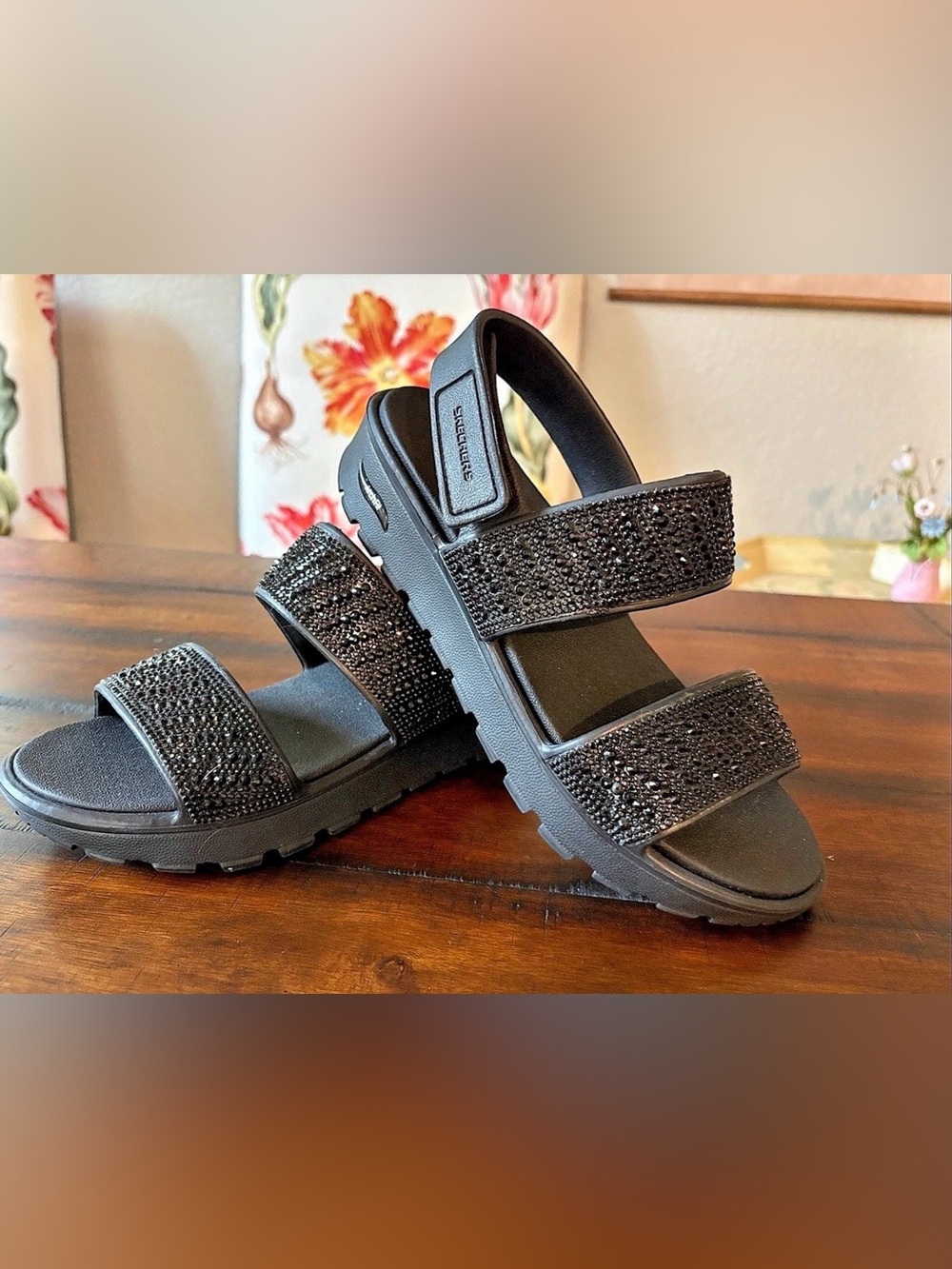 Skechers Arch Fit Embellished Black Sandals Like New